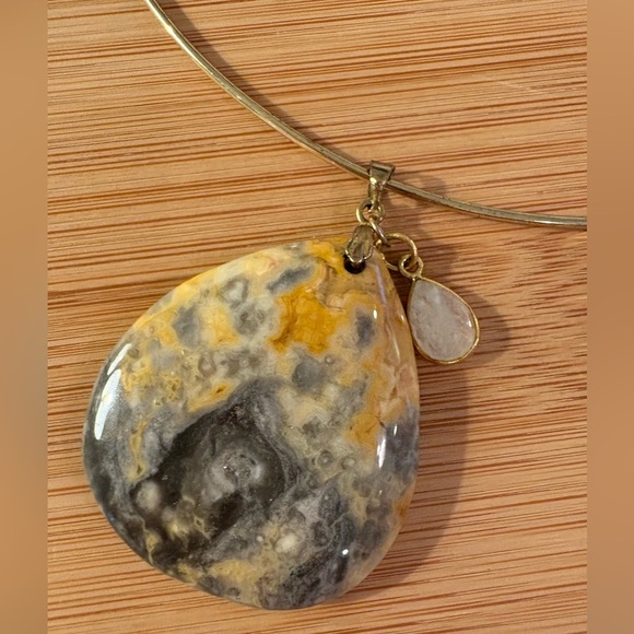 Artisan 🧑‍🎨 Bumblebee 🐝 Jasper Pendant Necklace - Picture 2 of 8
